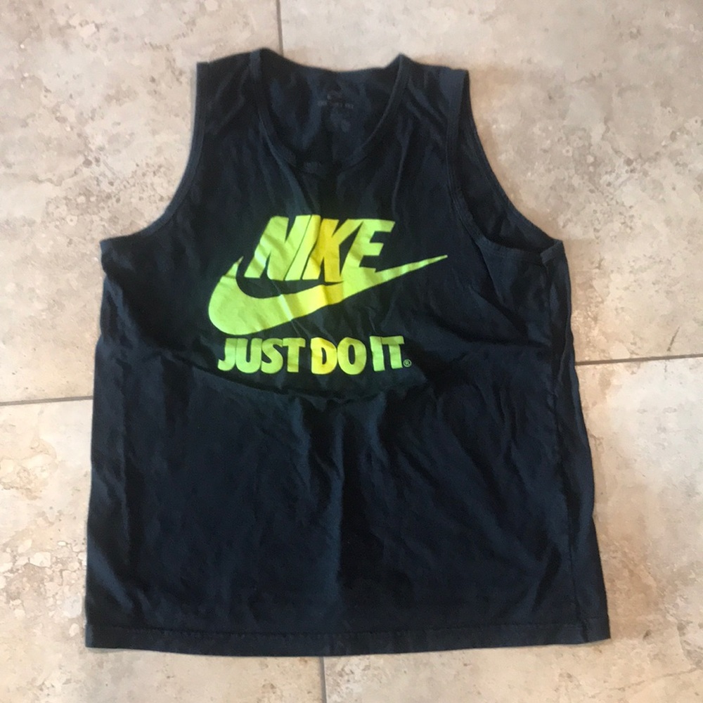 Nike Man’s athletic Shirt size M